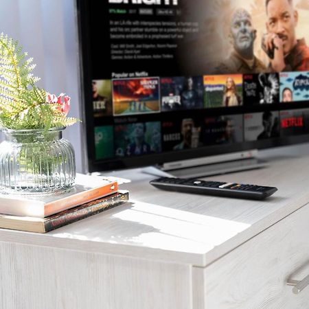 New Build - 2 Bed Snug Modern Apartment - Juliet Balcony - Roof Top Terrace - Digbeth, Birmingham City Centre - Free Netflix & Smart Tv Bagian luar foto