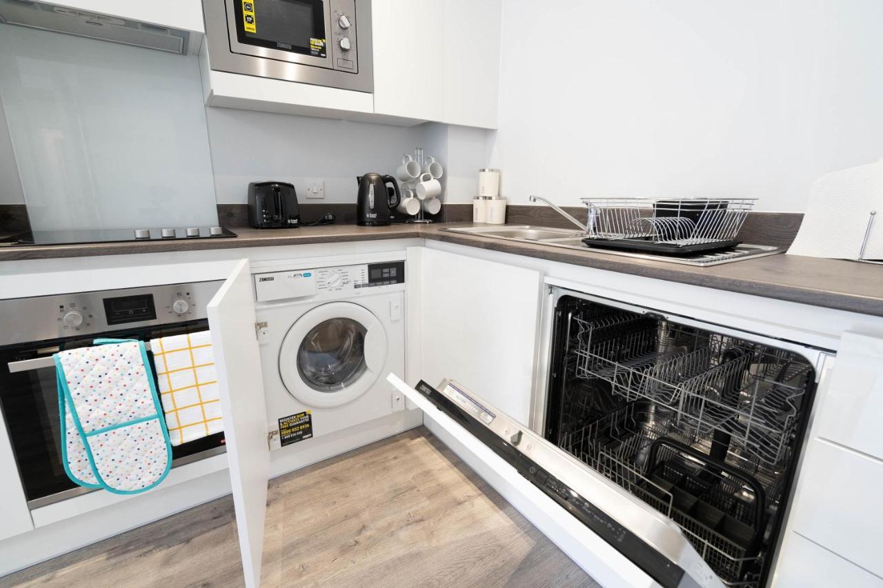 New Build - 2 Bed Snug Modern Apartment - Juliet Balcony - Roof Top Terrace - Digbeth, Birmingham City Centre - Free Netflix & Smart Tv Bagian luar foto